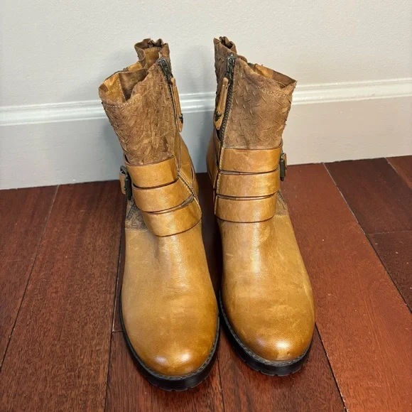 H.S. Trask 7M Leather Mallory Boot Block Heel Ankle Booties Brown - Picture 2 of 10